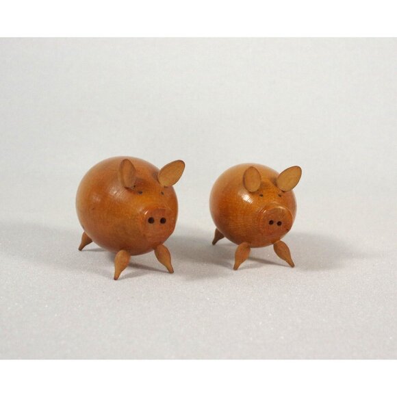Vintage Danish Modern Wooden Pig Salt and Pepper Shakers Set of 2 MCM Kitchen - Picture 2 of 6